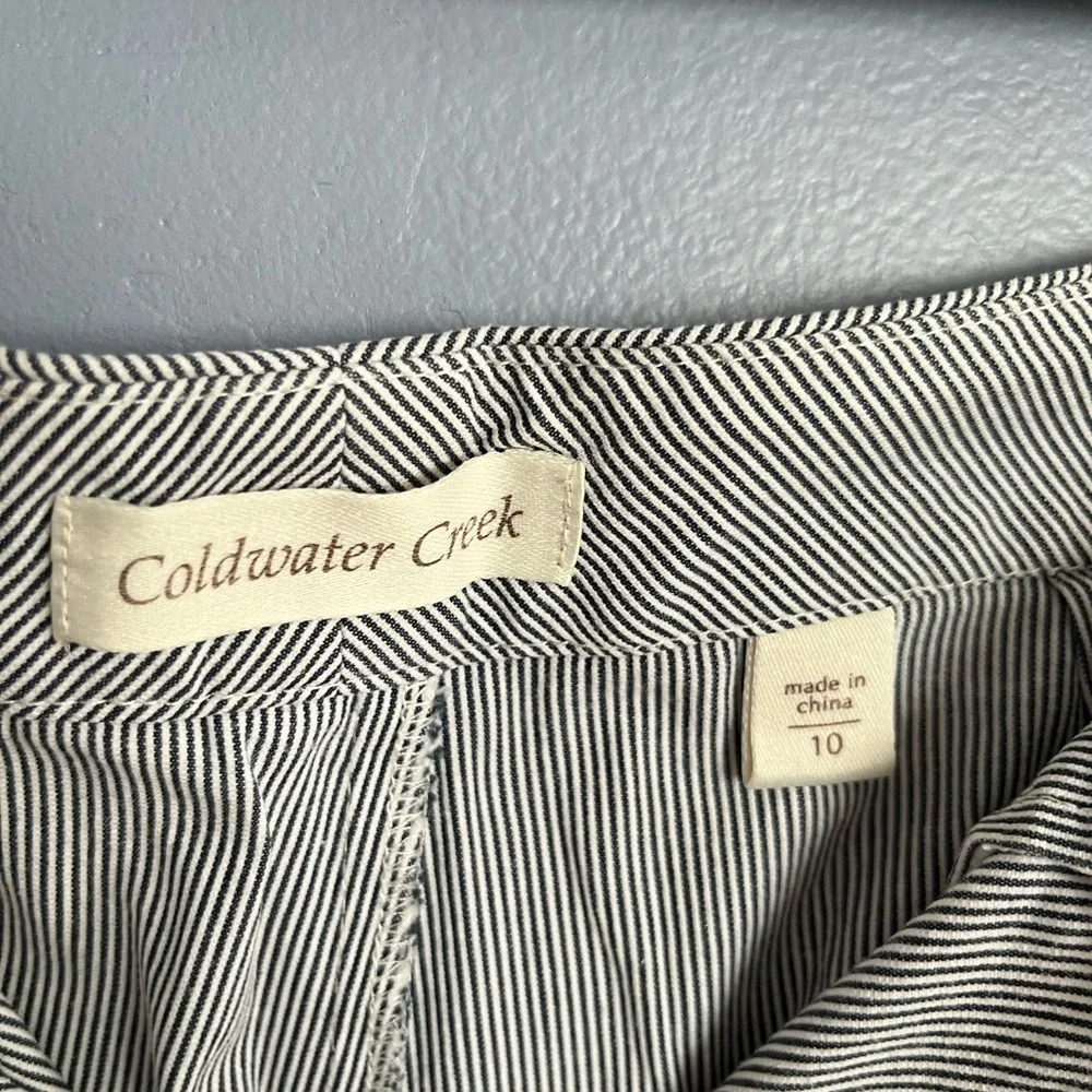 Coldwater Creek Size 10 Navy White Stripe Capri Preowned - Picture 8 of 8